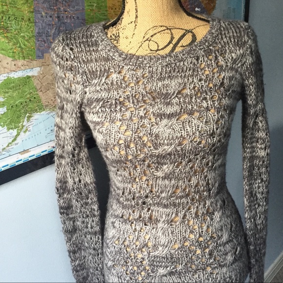 Delia’s Tunic Length Sweater - Picture 1 of 2